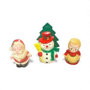 Vintage Christmas Kissing Santa & Mrs. Claus Salt and Pepper Shaker - Festive Ho